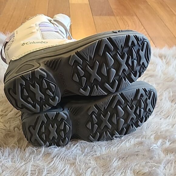 Columbia bugaboot celsius girls waterproof insulated purple, gray and white boot - Picture 9 of 11